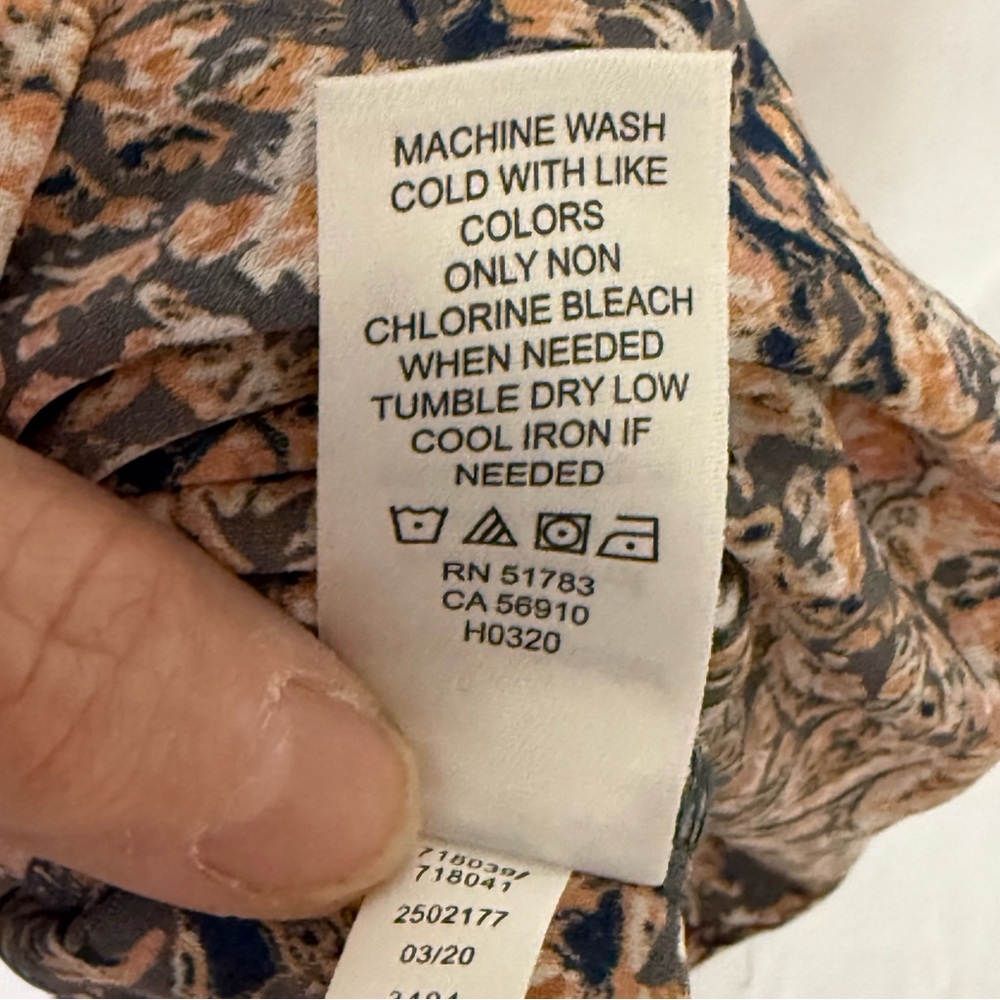 Maurices Blouse Floral with Pattern Button Up- Cap Sleeves, V-neck, Size Large - Picture 7 of 11